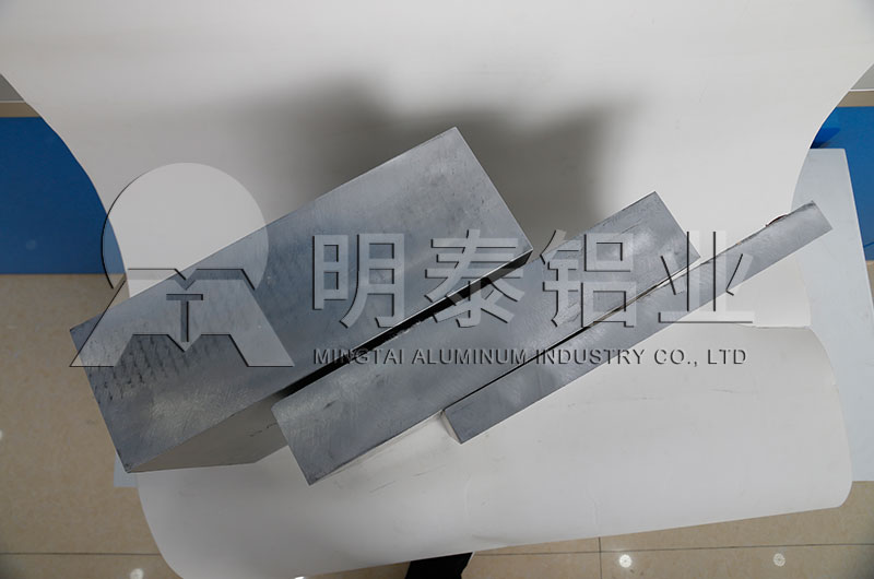 用于汽车-模具-百叶窗5052铝板多少钱一吨？厂家为您详细介绍