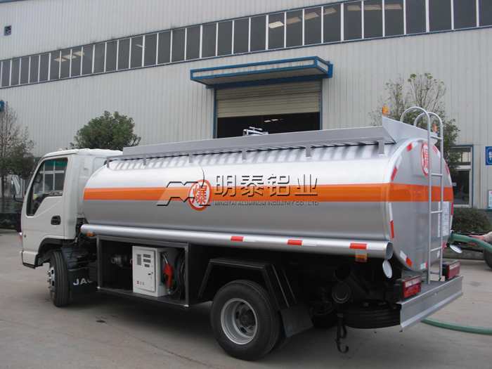 云顶集团铝业：采用铝合金材质的油罐车罐体更安全