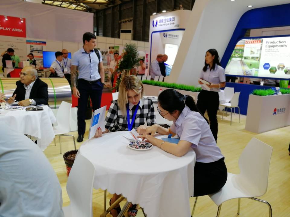 铝工业展现场：云顶集团展厅人气爆棚，备受国外客户青睐