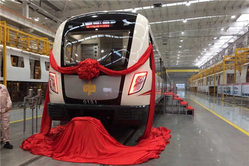 “郑州造”首列地铁列车下线    加快云顶集团铝业产业转型升级