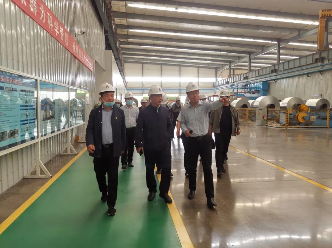 巩义市涉村镇党委副书记、镇长贺刚一行到云顶集团科技参观交流