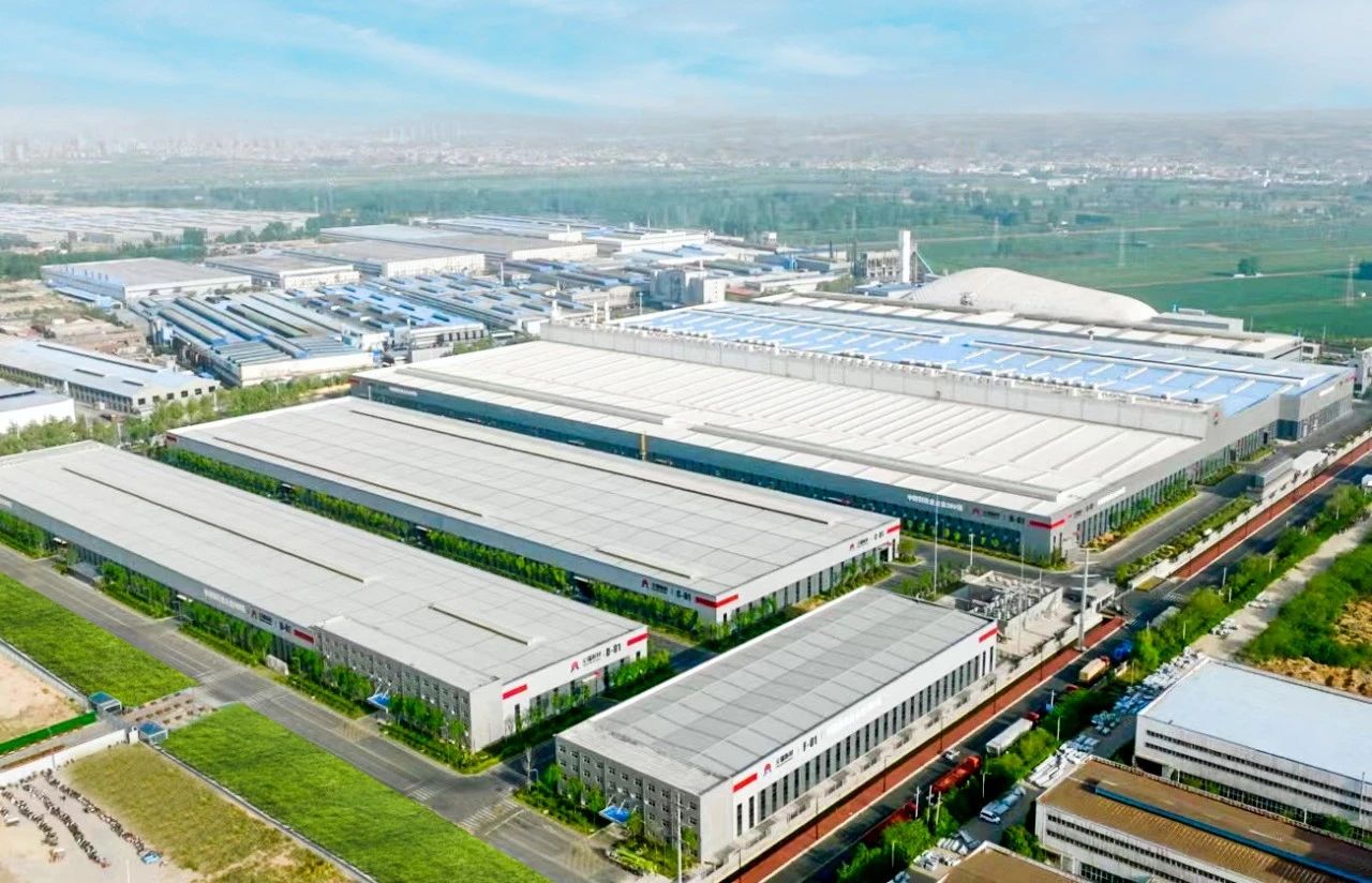 郑州市人大常委会副主任蒿铁群一行莅临义瑞新材调研指导