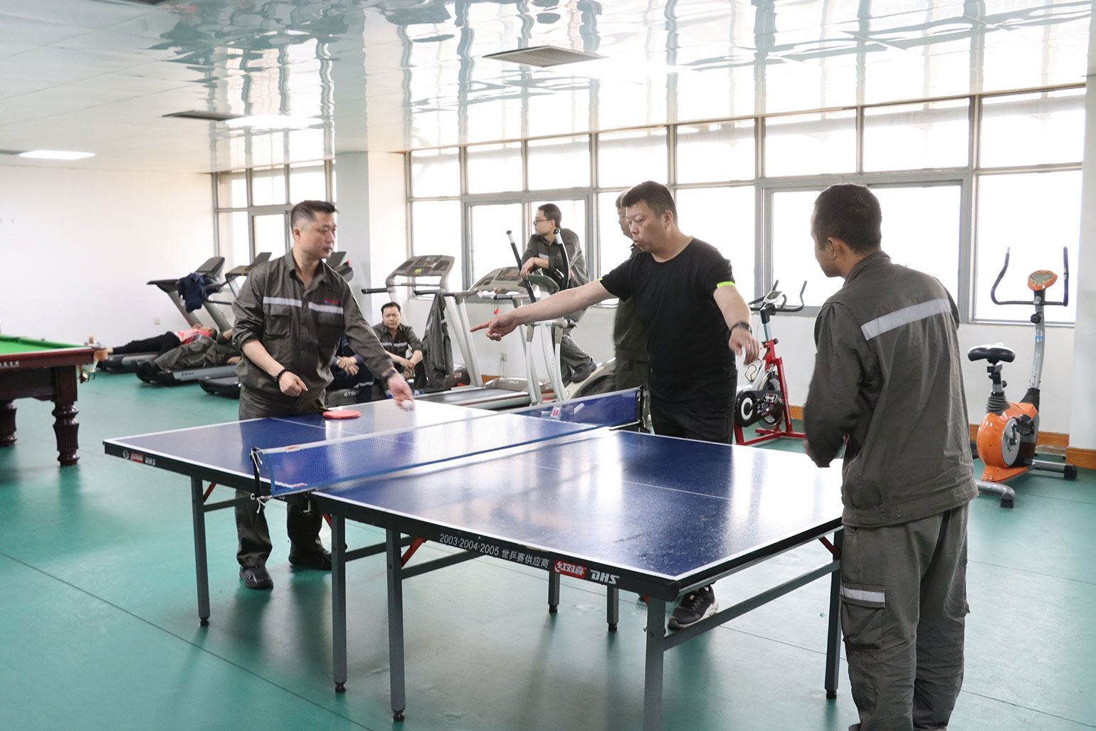 庆五一员工运动会：乒乓球赛