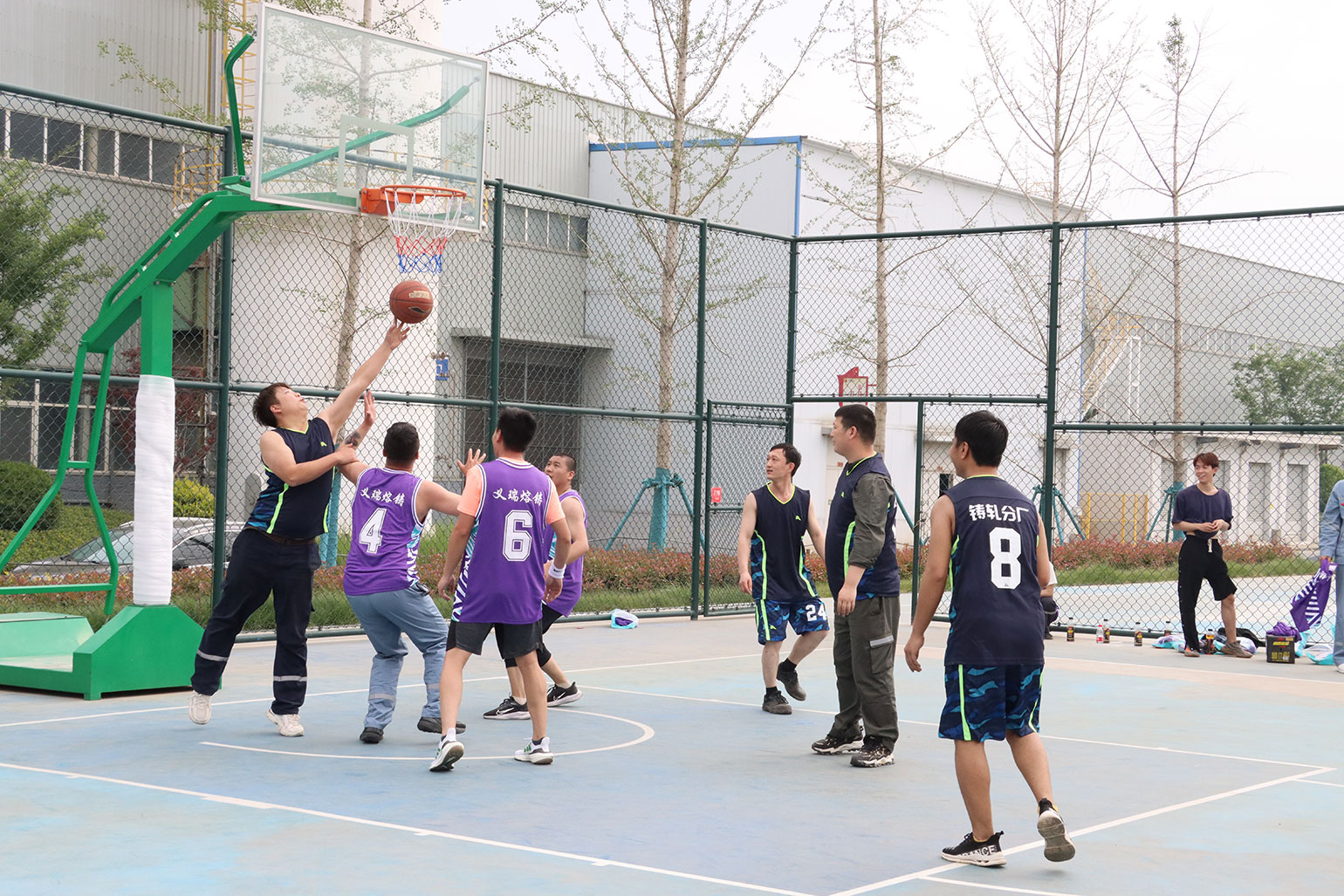 庆五一员工运动会：云顶集团杯篮球赛