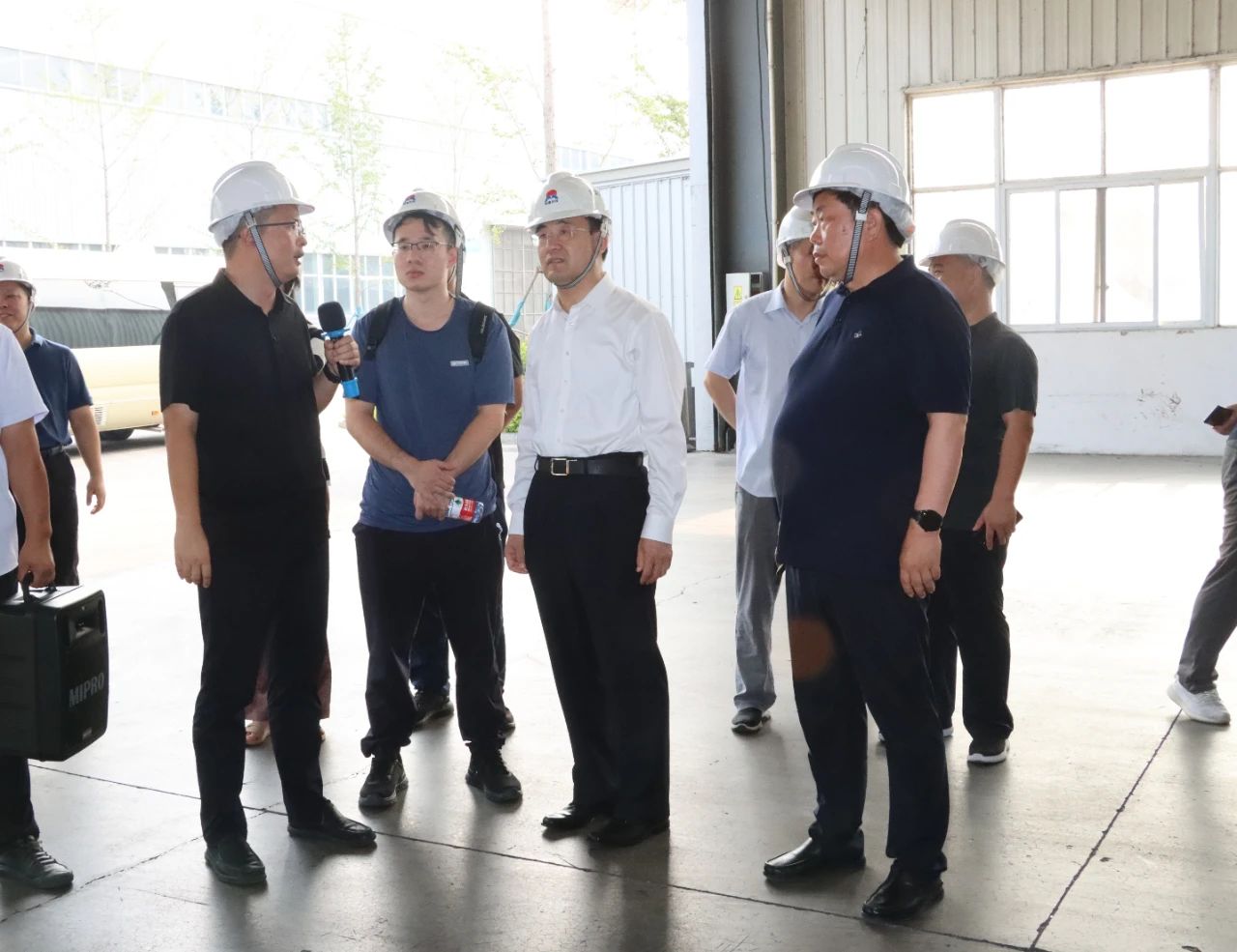 中国工业互联网研究院党委书记田川一行莅临云顶集团铝业调研