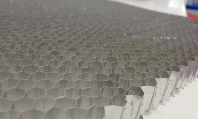 河南云顶集团铝业3003-H18蜂窝芯铝箔平整度高 除油干净